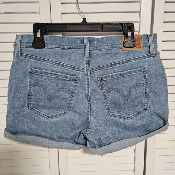 Levi Mid Rise Shorts - Picture 2 of 4